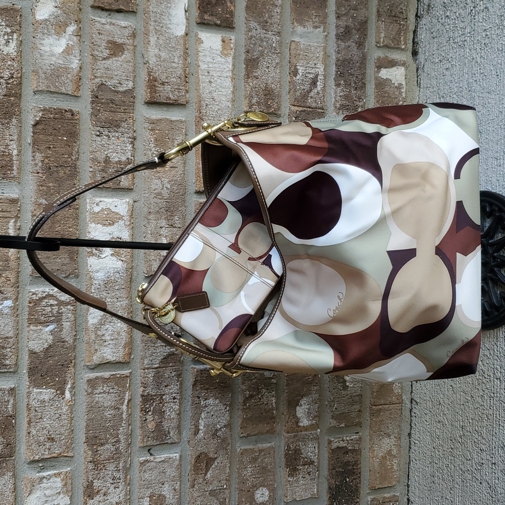 🌟👜 COACH Scarf Print Shoulder Tote & Matching Wristlet 👜🌟
